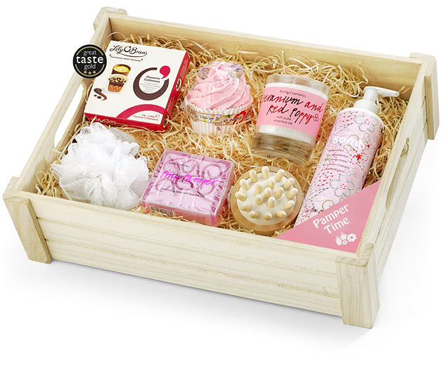 Classic Pampering Set Gift Crate With Chocolate